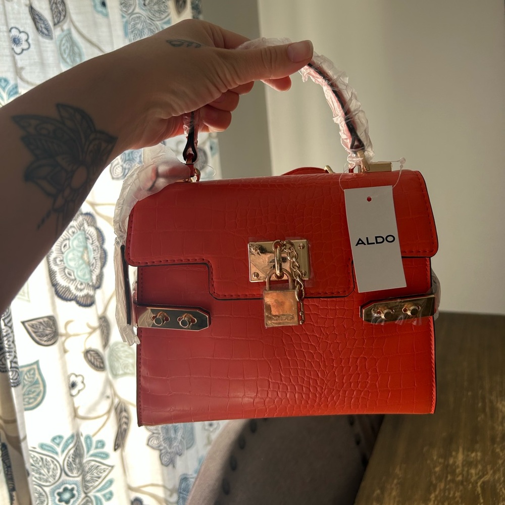 💖HOST PICK💖
Aldo Red Croc-Embossed Top-Handle Shoulder Bag with Gold Hardware - Picture 3 of 7